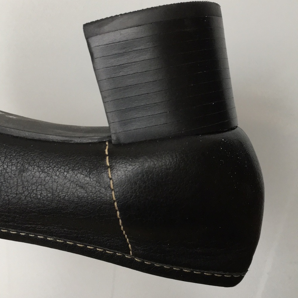 Leather Black Thick Sole Pump - Picture 3 of 12